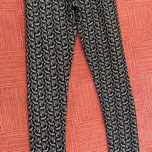 Thick velour women’s size small extra small paisley patterned Leggings - Picture 13 of 15